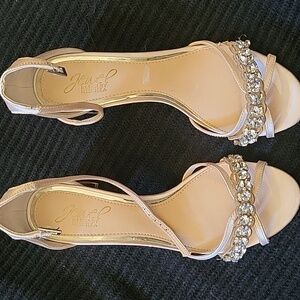 Women's shoes